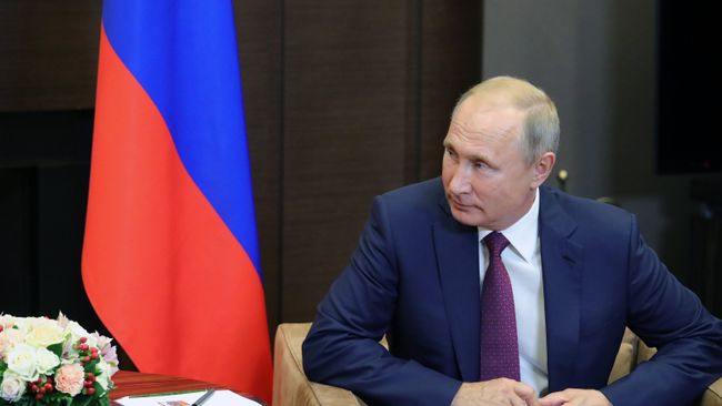 Владимир Путин во время встречи с президентом Турции Реджепом Тайипом Эрдоганом. 17 сентября 2018 Владимир Путин во время встречи с президентом Турции Реджепом Тайипом Эрдоганом. 17 сентября 2018
