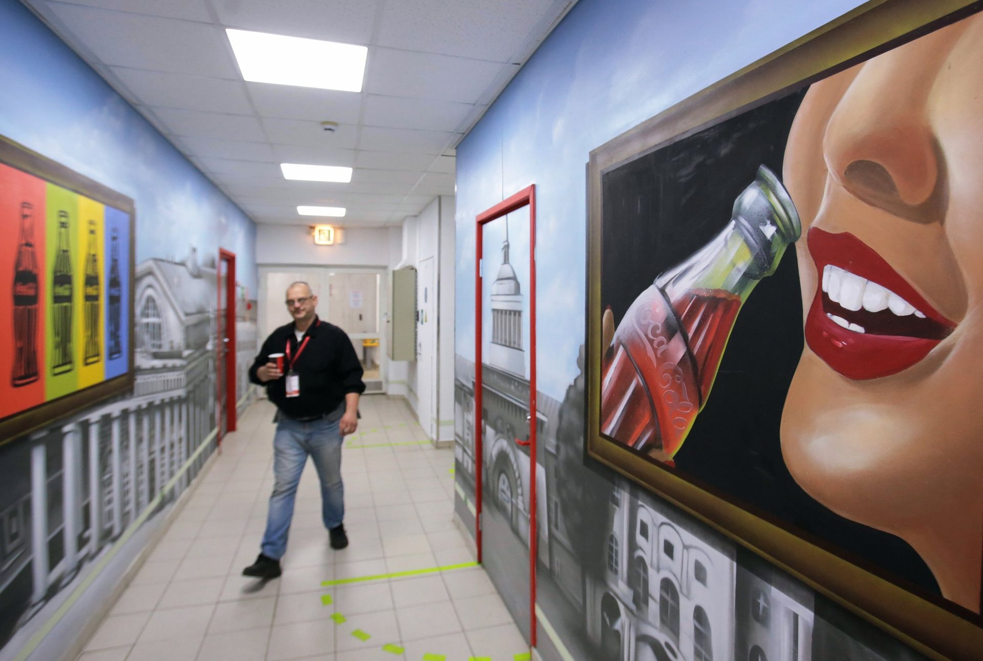 Завод Coca-Cola в Санкт-Петербурге Завод Coca-Cola в Санкт-Петербурге - РИА Новости, 1920, 01.07.2021