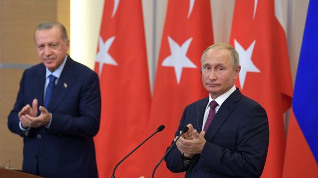 Президент РФ Владимир Путин и президент Турции Реджеп Тайип Эрдоган на пресс-конференции по итогам встречи в Сочи. 17 сентября 2018 Президент РФ Владимир Путин и президент Турции Реджеп Тайип Эрдоган на пресс-конференции по итогам встречи в Сочи. 17 сентября 2018