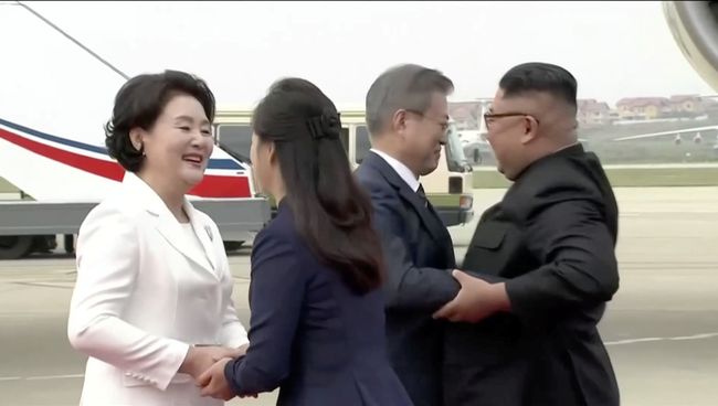 Визит лидера Южной Кореи Мун Чжэ Ина в Пхеньян для встречи с главой КНДР Ким Чен Ыном. 18.09.2018 Визит лидера Южной Кореи Мун Чжэ Ина в Пхеньян для встречи с главой КНДР Ким Чен Ыном. 18.09.2018