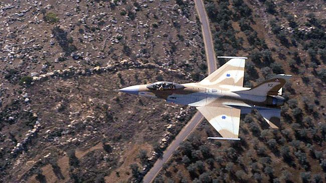 Израильский истребитель F-16. Архивное фото Израильский истребитель F-16. Архивное фото