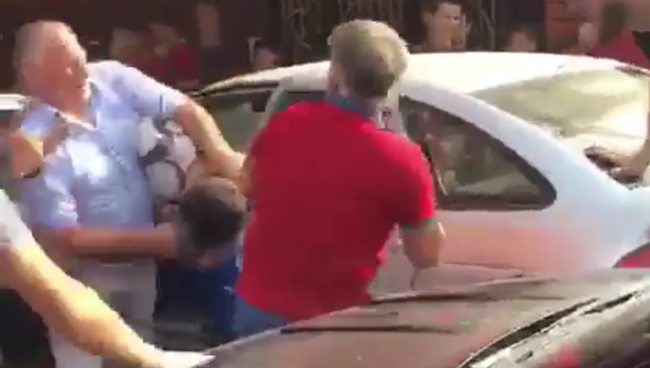 Стоп-кадр видео драки во время свадьбы Стоп-кадр видео драки во время свадьбы