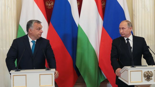 Президент РФ Владимир Путин и премьер-министр Венгрии Виктор Орбан во время совместной пресс-конференции по итогам встречи Президент РФ Владимир Путин и премьер-министр Венгрии Виктор Орбан во время совместной пресс-конференции по итогам встречи