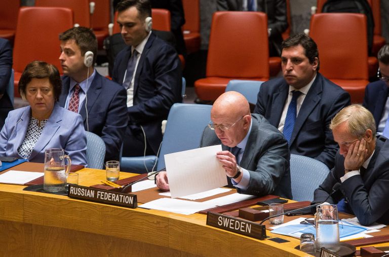 Постоянный представитель РФ при Организации Объединённых Наций Василий Небензя выступает на заседании Совета безопасности ООН о ситуации в Сирии. 18 сентября 2018 Постоянный представитель РФ при Организации Объединённых Наций Василий Небензя выступает на заседании Совета безопасности ООН о ситуации в Сирии. 18 сентября 2018