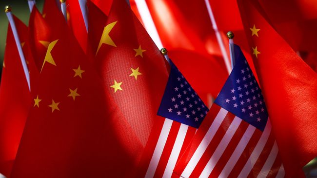 Флаги США и КНР Флаги США и КНР