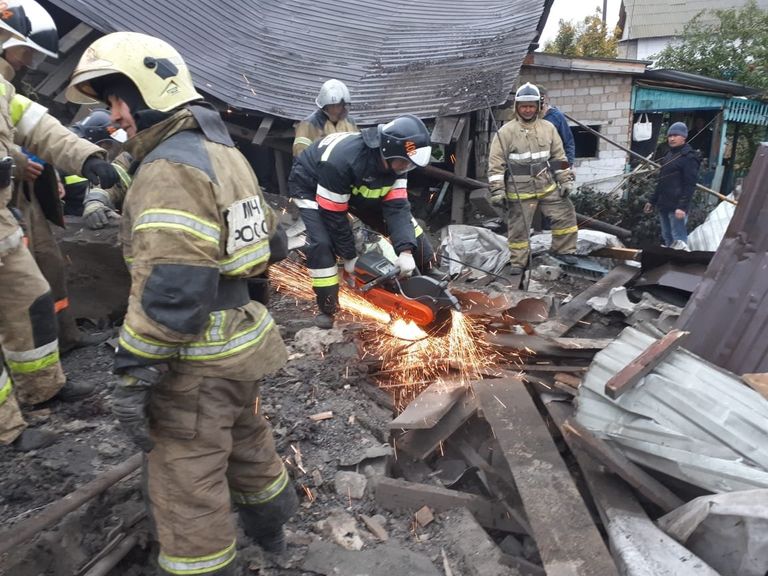 Пожарно-спасательные подразделения ликвидируют последствия хлопка бытового газа Кармаскалинском районе Республики Башкортостан. 20 сентября 2018