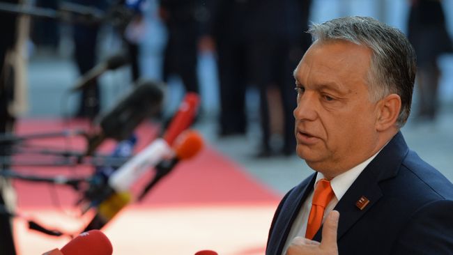 Премьер-министр Венгрии Виктор Орбан перед началом неформального саммита глав стран-членов ЕС в Зальцбурге Премьер-министр Венгрии Виктор Орбан перед началом неформального саммита глав стран-членов ЕС в Зальцбурге