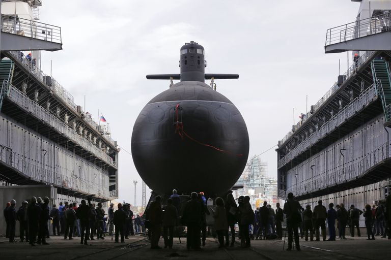 Торжественная церемония спуска на воду дизель-электрической подводной лодки Кронштадт проекта 677 Лада на Адмиралтейских верфях в Санкт-Петербурге.
20 сентября 2018 года Торжественная церемония спуска на воду дизель-электрической подводной лодки Кронштадт проекта 677 Лада на Адмиралтейских верфях в Санкт-Петербурге.
20 сентября 2018 года