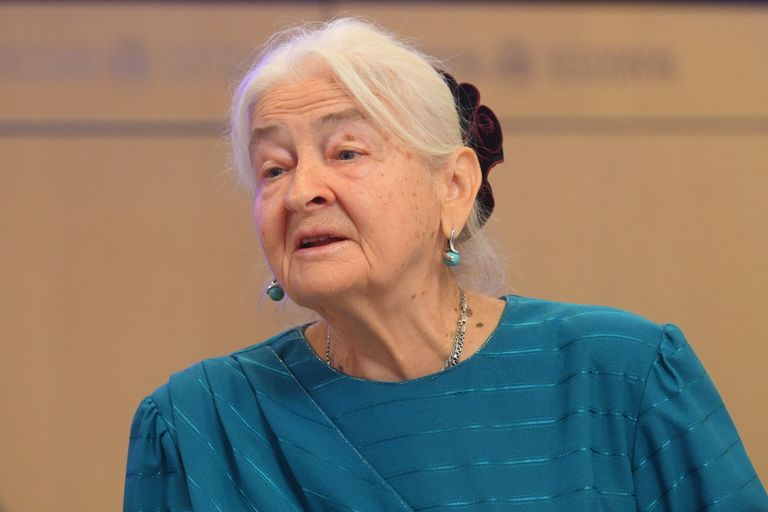 Мать Олеся Бузины, председатель жюри конкурса Валентина Бузина во время пресс-конференции в Международном мультимедийном пресс-центре МИА Россия сегодня