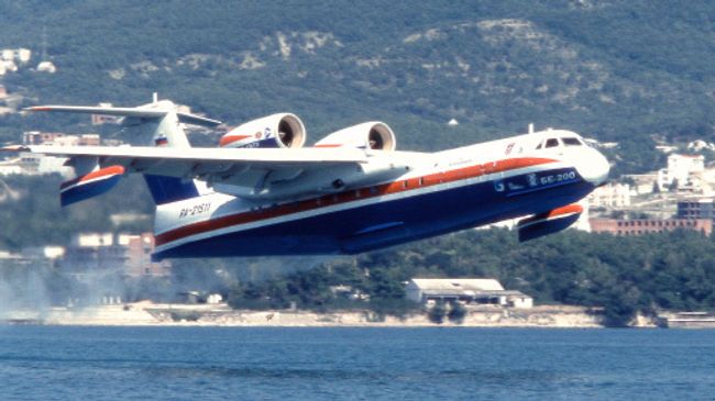 Самолет-амфибия Бе-200