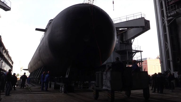 Торжественная церемония спуска субмарины Кронштадт на воду Торжественная церемония спуска субмарины Кронштадт на воду