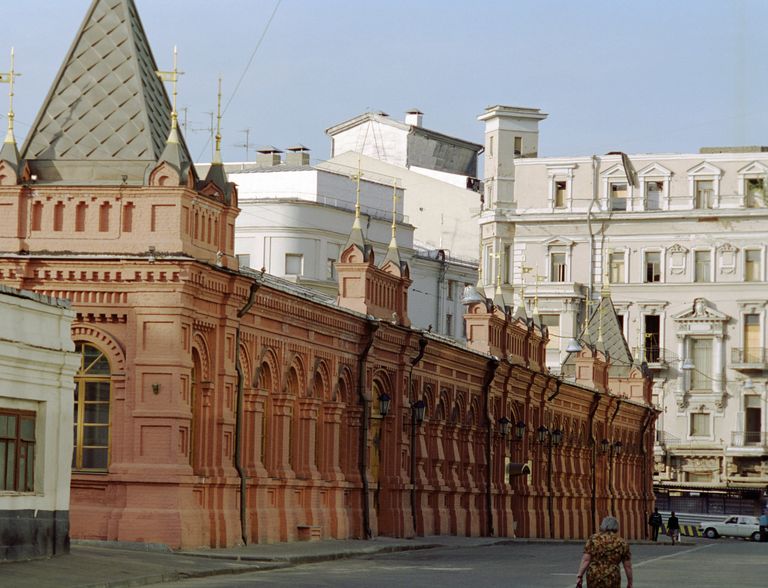 Здание Малого манежа в Георгиевском переулке