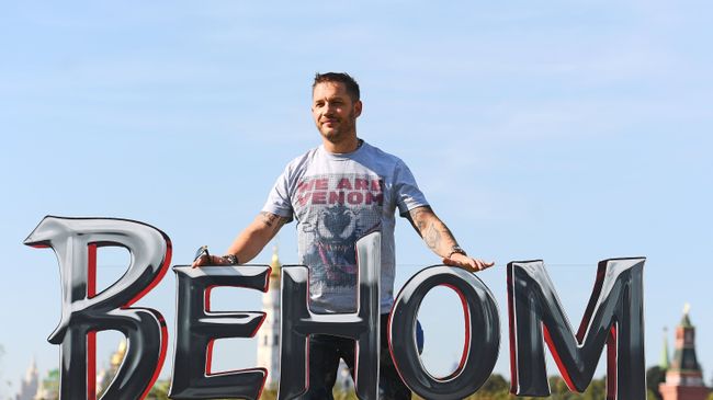 Исполнитель главной роли в фильме Веном актер Том Харди во время фотоколла в Москве. 21 сентября 2018