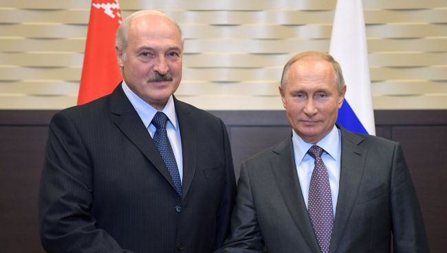 Владимир Путин и президент Белоруссии Александр Лукашенко во время встречи. 21 сентября 2018 Владимир Путин и президент Белоруссии Александр Лукашенко во время встречи. 21 сентября 2018