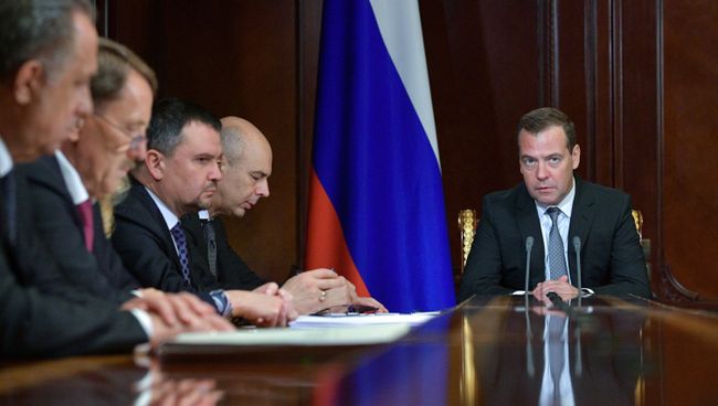 Председатель правительства РФ Дмитрий Медведев проводит совещание с вице-премьерами РФ. 24 сентября 2018 Председатель правительства РФ Дмитрий Медведев проводит совещание с вице-премьерами РФ. 24 сентября 2018