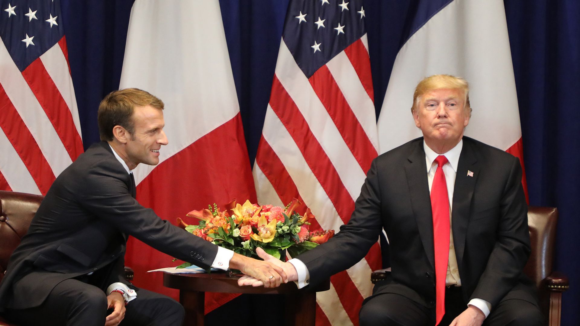 Президент Франции Эммануэль Макрон и президент США Дональд Трамп во время встречи на полях Генассамблеи ООН в Нью-Йорке Президент Франции Эммануэль Макрон и президент США Дональд Трамп во время встречи на полях Генассамблеи ООН в Нью-Йорке - РИА Новости, 1920, 30.09.2021
