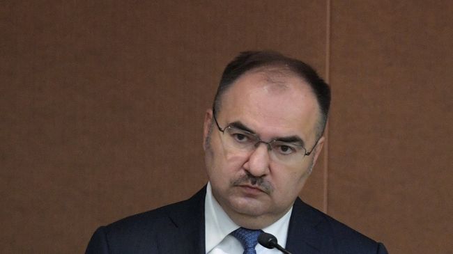 Председатель правления Пенсионного фонда России Антон Дроздов на пленарном заседании Государственной Думы РФ. 25 сентября 2018 Председатель правления Пенсионного фонда России Антон Дроздов на пленарном заседании Государственной Думы РФ. 25 сентября 2018