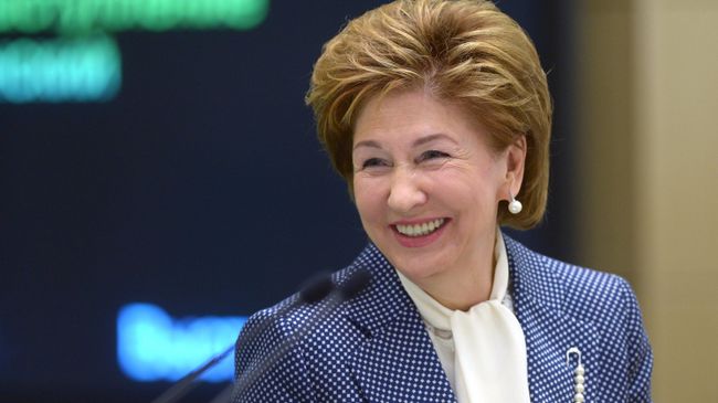 Заместитель председателя Совета Федерации РФ Галина Карелова на первом заседании осенней сессии Совета Федерации РФ. 26 сентября 2018 Заместитель председателя Совета Федерации РФ Галина Карелова на первом заседании осенней сессии Совета Федерации РФ. 26 сентября 2018