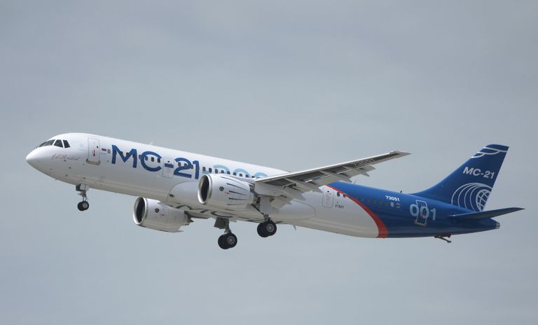 Первый полет нового российского пассажирского самолета МС-21 Первый полет нового российского пассажирского самолета МС-21