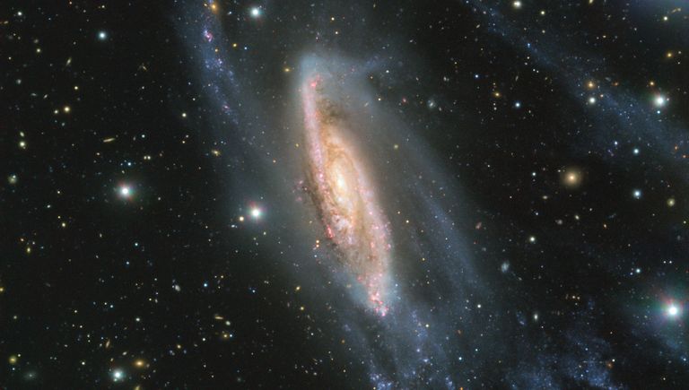 Спиральная галактика NGC 3981, сфотографированная телескопом VLT Спиральная галактика NGC 3981, сфотографированная телескопом VLT