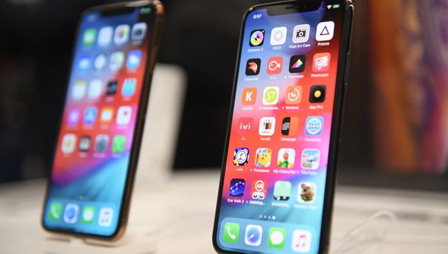 Телефоны iPhone XS и iPhone XS Max в магазине re:Store на Тверской улице в Москве. 28 сентября 2018 Телефоны iPhone XS и iPhone XS Max в магазине re:Store на Тверской улице в Москве. 28 сентября 2018