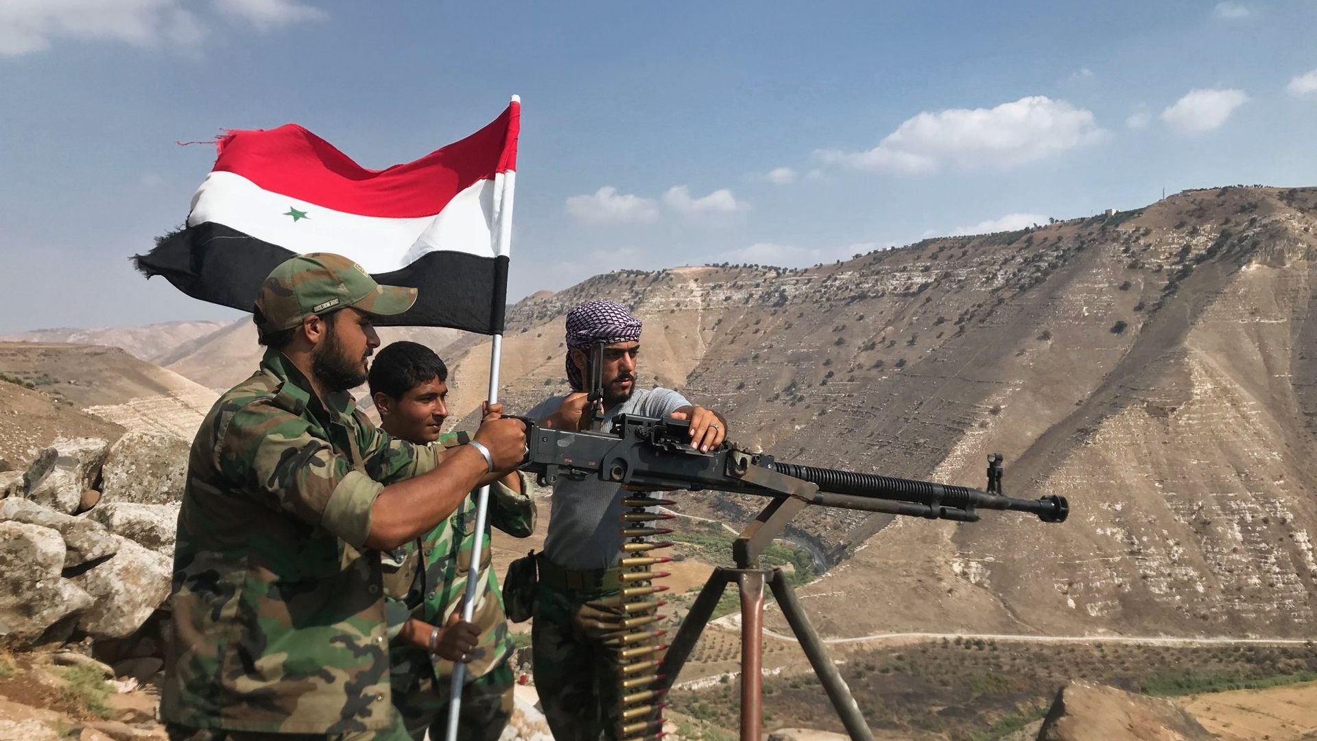 Сирийские военные установили государственный флаг на юго-западе провинции Дераа на границе с Иорданией Сирийские военные установили государственный флаг на юго-западе провинции Дераа на границе с Иорданией - РИА Новости, 1920, 27.03.2021