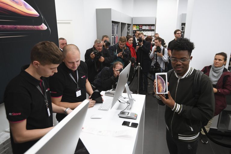 Старт продаж в России iPhone XS и XS Max в Москве Старт продаж в России iPhone XS и XS Max в Москве