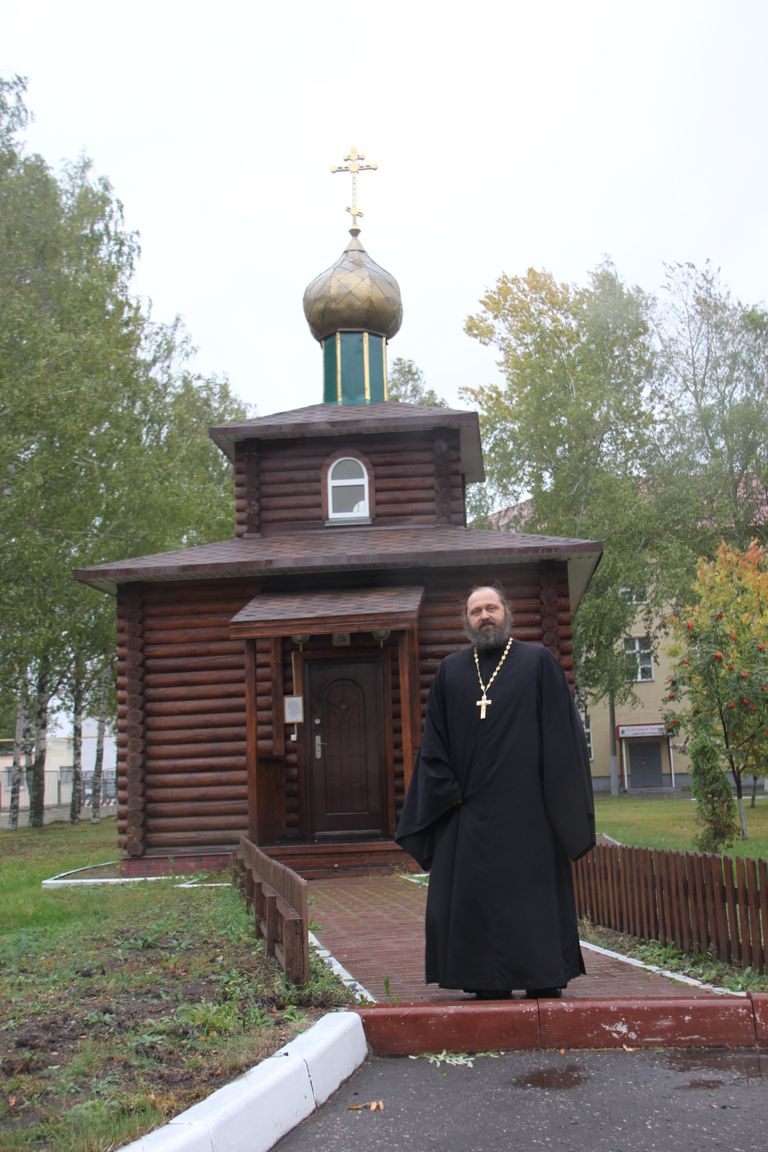 Священник воинской части разведчиков отец Виктор Священник воинской части разведчиков отец Виктор