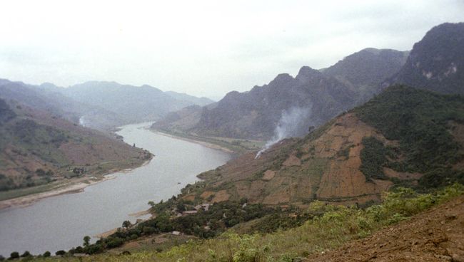 Горы во Вьетнаме. Архивное фото Горы во Вьетнаме. Архивное фото