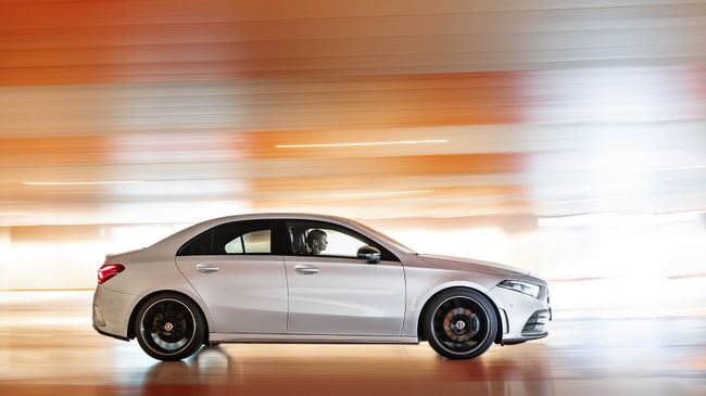 Автомобиль Mercedes-Benz A-Class Автомобиль Mercedes-Benz A-Class