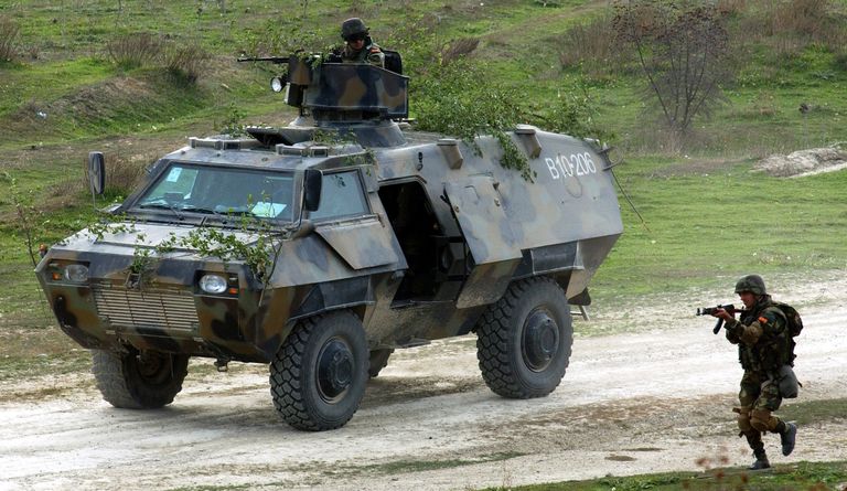 Военнослужащие Македонии во время военных учений на полигоне Криволак Военнослужащие Македонии во время военных учений на полигоне Криволак