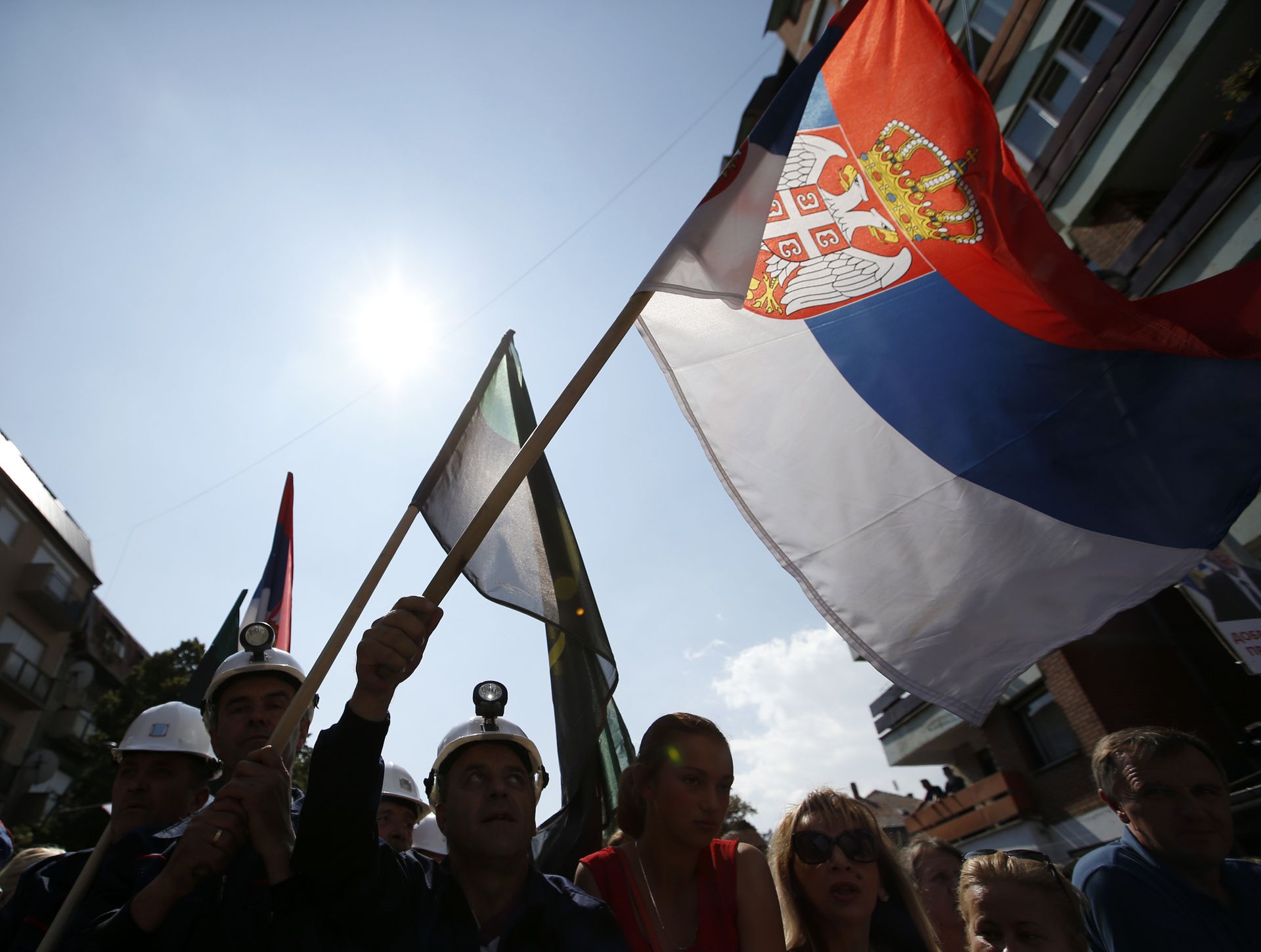 Сербы Косово с флагом Сербии во время митинга Сербы Косово с флагом Сербии во время митинга - РИА Новости, 1920, 02.11.2023