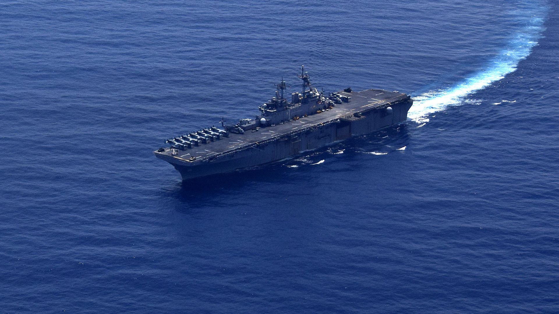 Универсальный десантный корабль типа Уосп ВМС США в Южно-Китайском море Универсальный десантный корабль типа Уосп ВМС США в Южно-Китайском море - РИА Новости, 1920, 07.12.2021