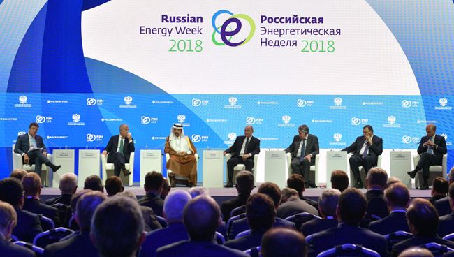 Президент РФ Владимир Путин на международном форуме Российская энергетическая неделя. 3 октября 2018 Президент РФ Владимир Путин на международном форуме Российская энергетическая неделя. 3 октября 2018