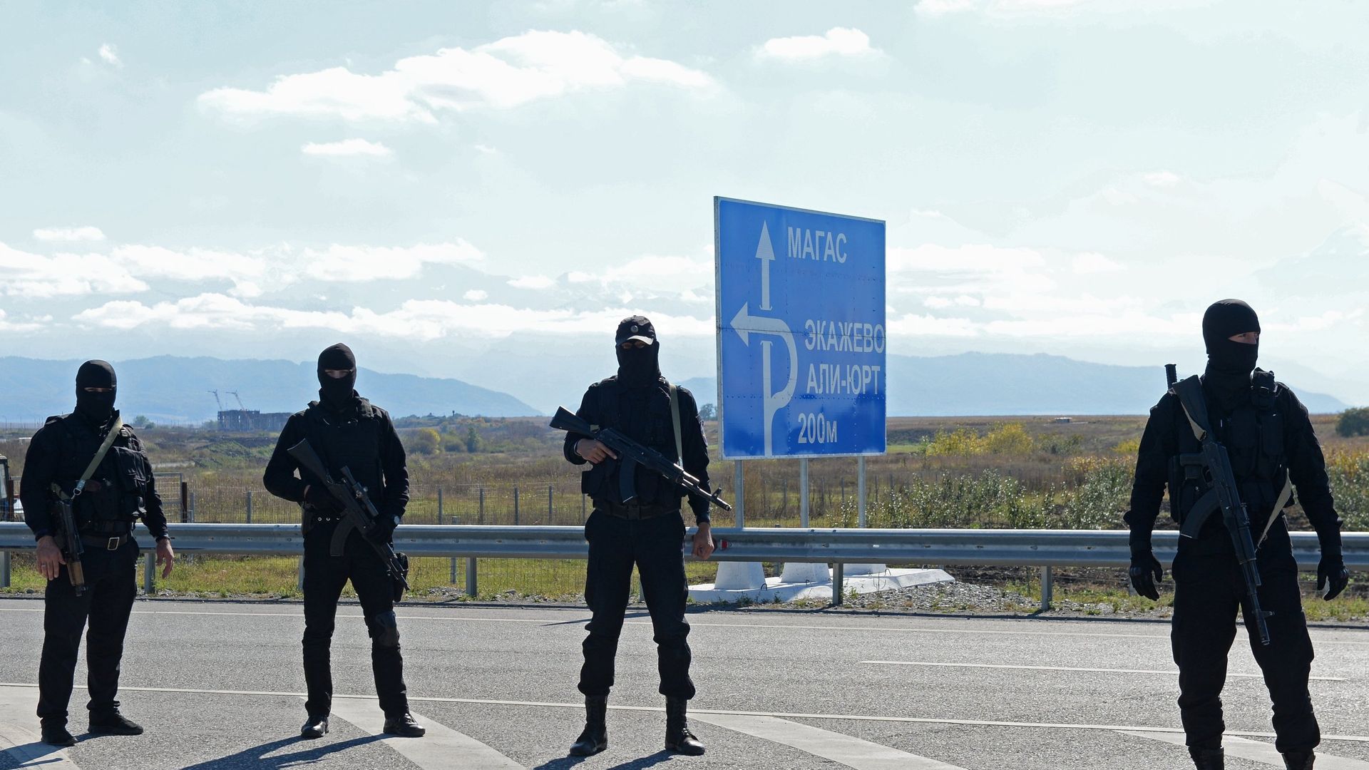 Сотрудники правоохранительных органов в Республике Ингушетия Сотрудники правоохранительных органов в Республике Ингушетия - РИА Новости, 1920, 13.01.2024