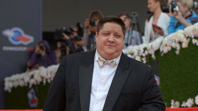 Резидент Comedy Club Роман Попов Резидент Comedy Club Роман Попов