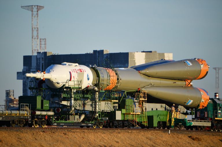 Вывоз ракеты-носителя Союз-ФГ с пилотируемым кораблем Союз МС-10 на стартовый стол первой Гагаринской стартовой площадки космодрома Байконур. 9 октября 2018 Вывоз ракеты-носителя Союз-ФГ с пилотируемым кораблем Союз МС-10 на стартовый стол первой Гагаринской стартовой площадки космодрома Байконур. 9 октября 2018
