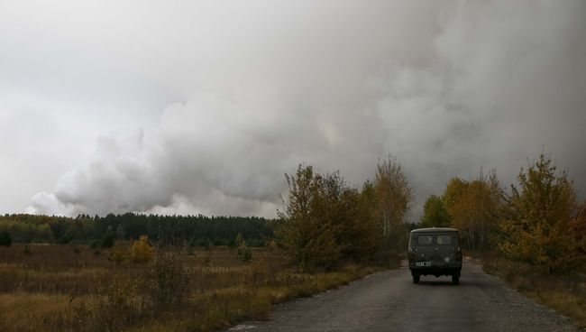 Дым от взрывов на складе с боеприпасами в районе населенного пункта Ичня Черниговской области, Украина. 9 октября 2018 Дым от взрывов на складе с боеприпасами в районе населенного пункта Ичня Черниговской области, Украина. 9 октября 2018