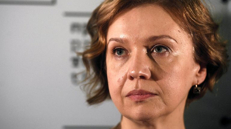 Вдова театрального режиссера и актера Дмитрия Брусникина Марина Брусникина во время своего представления коллективу в качестве нового художественного руководителя театра Практика в Москве. Вдова театрального режиссера и актера Дмитрия Брусникина Марина Брусникина во время своего представления коллективу в качестве нового художественного руководителя театра Практика в Москве.