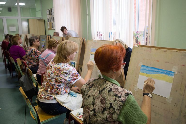 Рисование помогает отвлечься от проблем и на время забыть о болезнях Рисование помогает отвлечься от проблем и на время забыть о болезнях