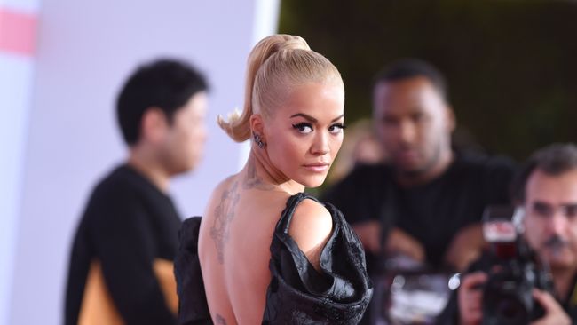 Рита Ора на церемонии награждения American music awards в Лос-Анджелесе Рита Ора на церемонии награждения American music awards в Лос-Анджелесе