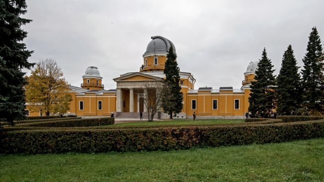 Здание Пулковской обсерватории в Санкт-Петербурге