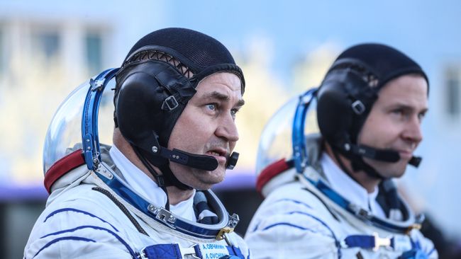 Космонавт Роскосмоса Алексей Овчинин и астронавт NASA Ник Хейг перед стартом ракеты-носителя Союз-ФГ с пилотируемым кораблем Союз МС-10 на космодроме Байконур. 11 октября 2018