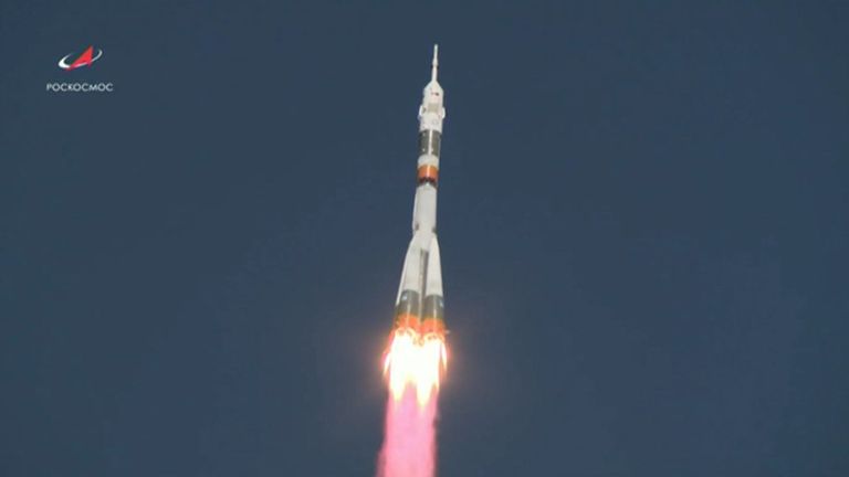 Авария ракеты Союз: кадры старта экипажа миссии МКС-57/58 