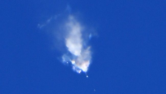 Ракета-носитель Союз-ФГ с пилотируемым кораблем Союз МС-10 после старта с космодрома Байконур Ракета-носитель Союз-ФГ с пилотируемым кораблем Союз МС-10 после старта с космодрома Байконур