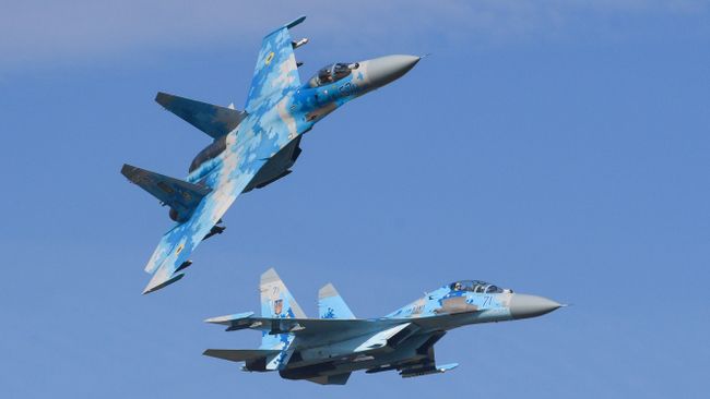 Истребители Су-27 ВВС Украины во время многонациональных учений Чистое небо-2018 в Хмельницкой области. 11 октября 2018