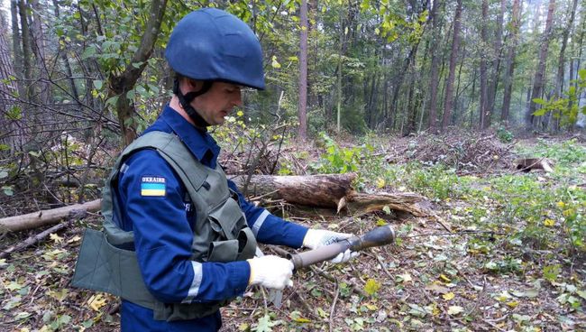 Обнаружение боеприпасов в районе горящего арсенала в Черниговской области. 10 октября 2018 Обнаружение боеприпасов в районе горящего арсенала в Черниговской области. 10 октября 2018