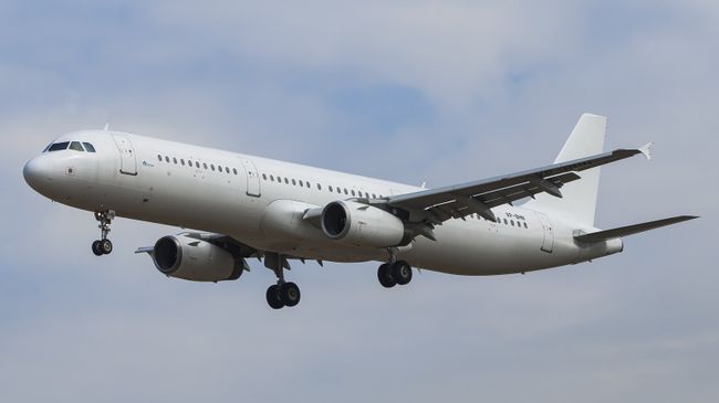 Самолет Airbus A321 авиакомпании Северный ветер
