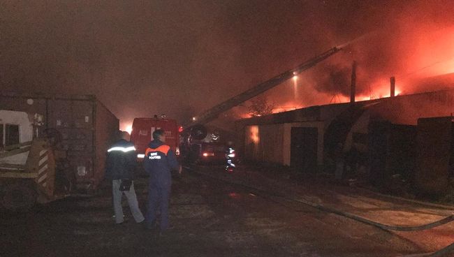 На месте пожара в городе Пушкин Ленинградской области На месте пожара в городе Пушкин Ленинградской области