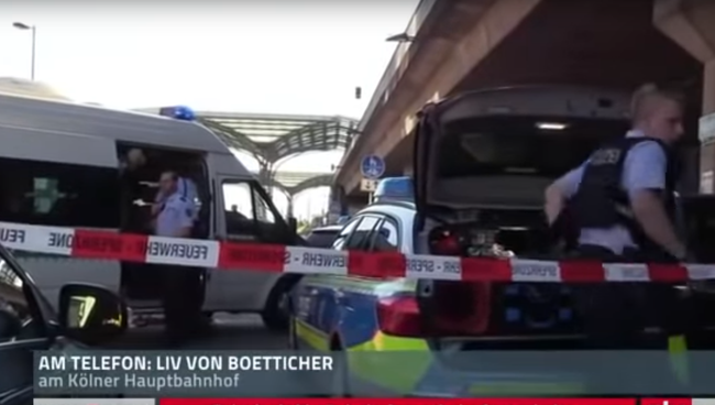 Опубликовано видео с места захвата заложников в Кельне. Опубликовано видео с места захвата заложников в Кельне.